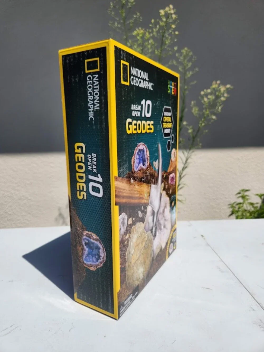 New National Geographic Break Open 10 Geodes Science Stem Kit Birthday Gift Geol